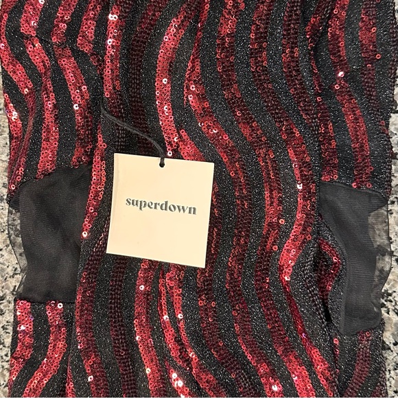 NWT SUPERDOWN Kim Deep V Mini Dress in Black & Red Sequined BODYCON Size Med - Picture 12 of 15